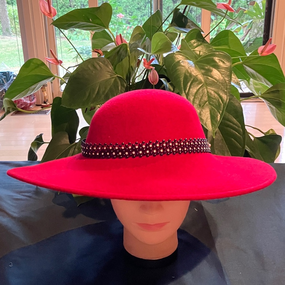 Chic Red Wool Wide-Brim Hat with Decorative Black Beaded Rhinestone Band